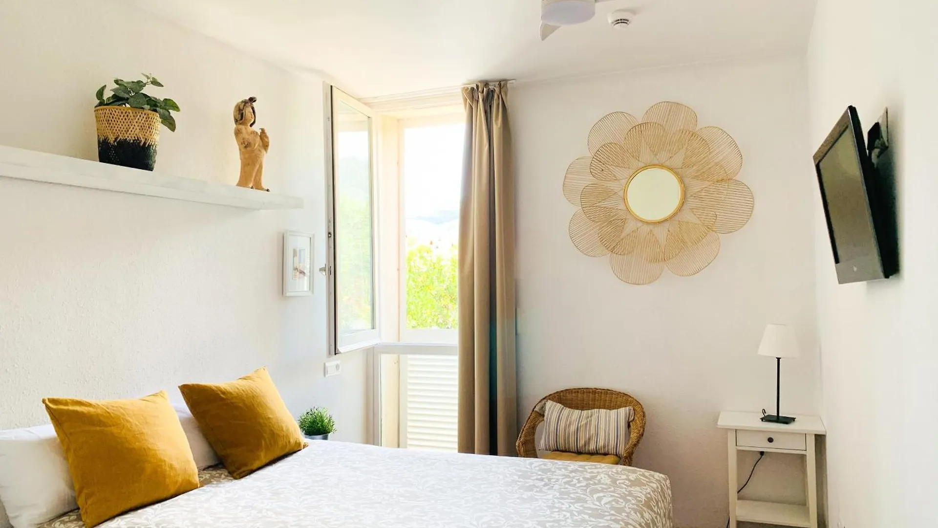 Habitacion Centrica Con Aire Acondicionado Bano Privado Nevera Cadaqués Espagne